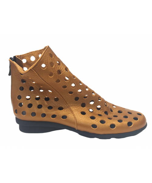 Arche - Dato Solar (Gold) Leather Arche - Dato Solar (Gold) Leather